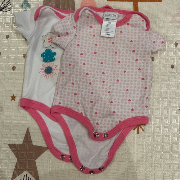 0-3 months Absorba Baby Girl Clothes Onesies - Picture 4 of 6